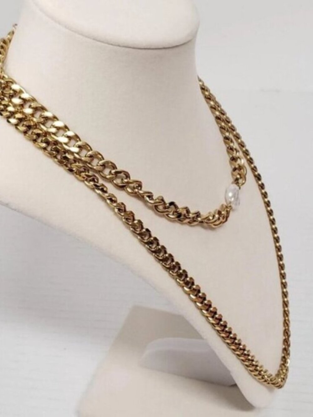 Stainless Steel Gold-Plated Necklace with Authentic Louis Vuitton Padlock - Picture 6 of 14